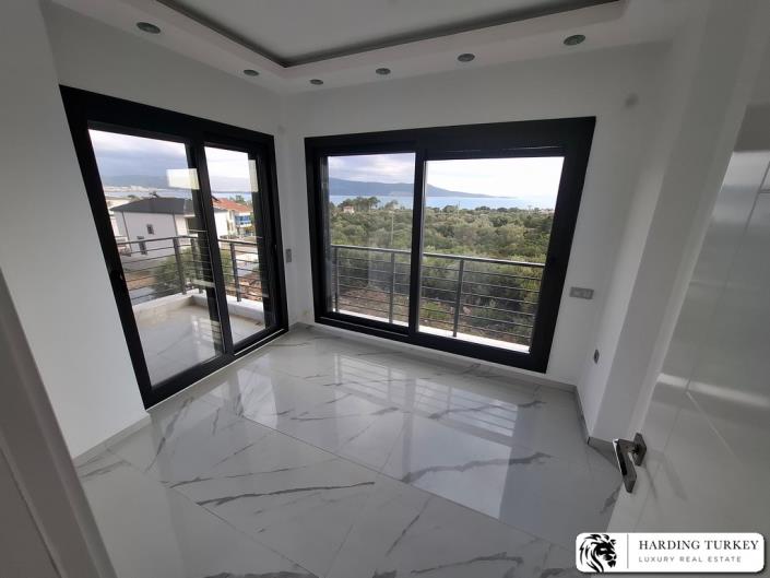 Image No.19-3 Bed Semi-Detached for sale