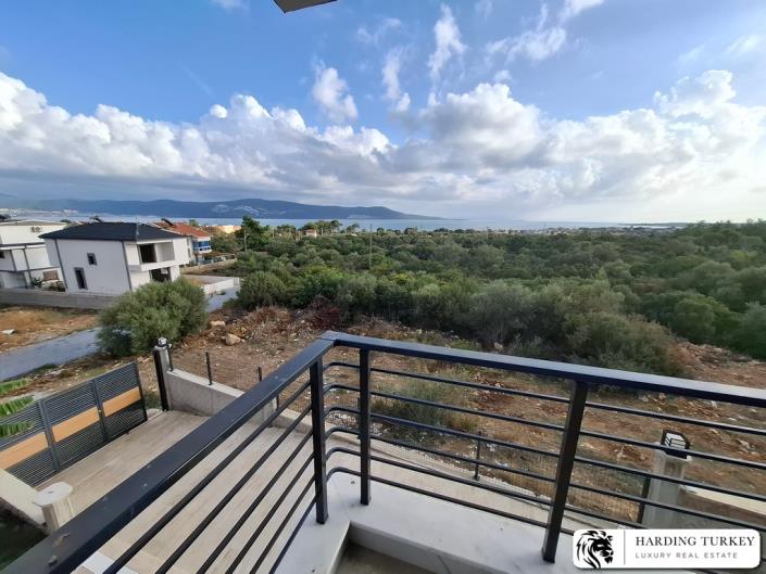 Image No.26-3 Bed Semi-Detached for sale