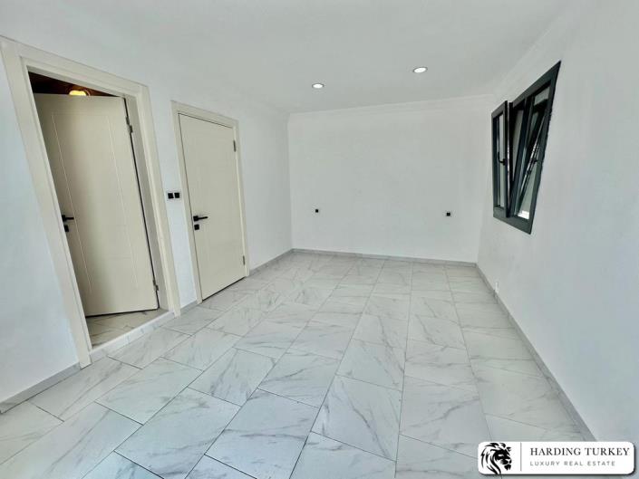 Image No.14-3 Bed Semi-Detached for sale