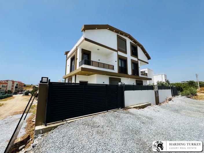 Image No.30-3 Bed Semi-Detached for sale