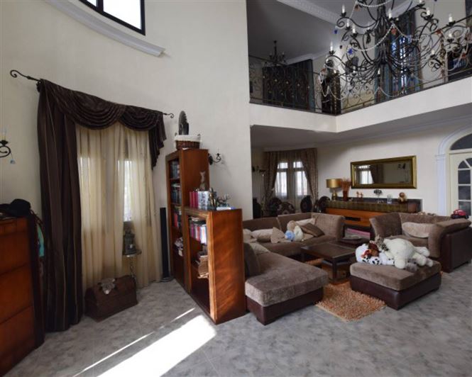 Image No.30-5 Bed Villa for sale