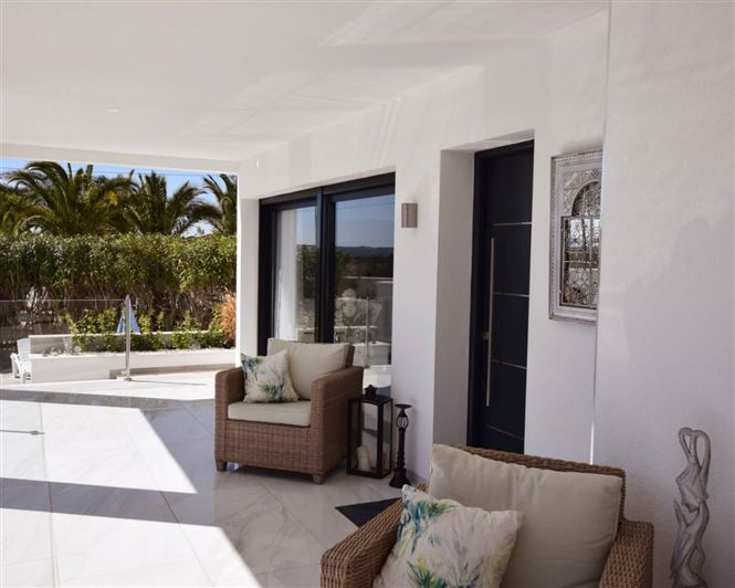 Image No.15-3 Bed Villa for sale