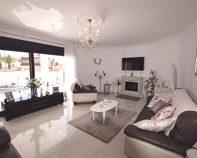 Image No.2-3 Bed Villa for sale