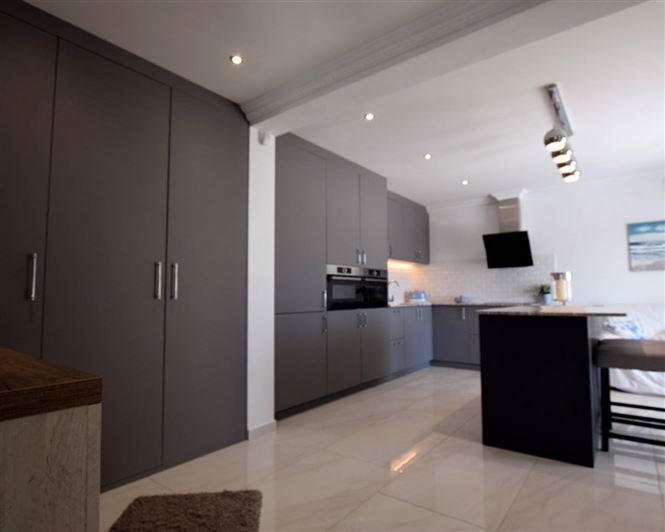 Image No.22-3 Bed Villa for sale