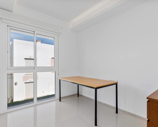 Image No.10-3 Bed Apartment for sale