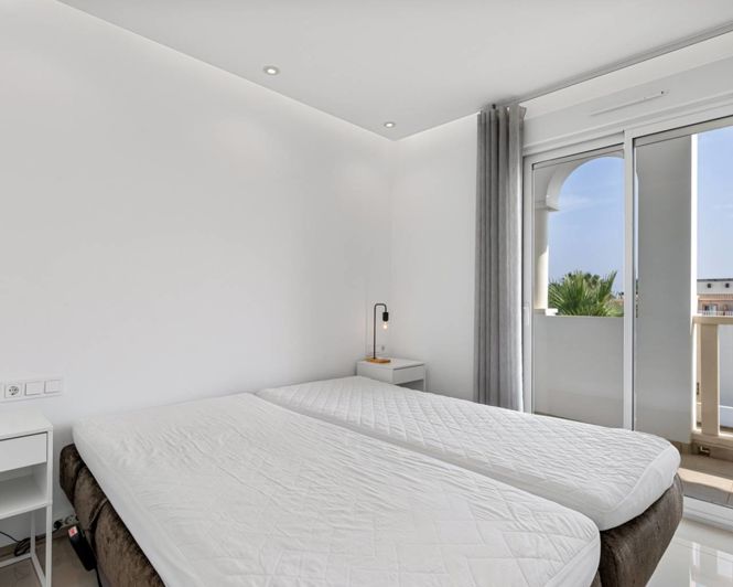 Image No.12-3 Bed Apartment for sale