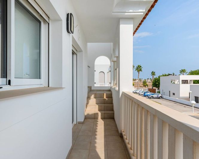 Image No.21-3 Bed Apartment for sale