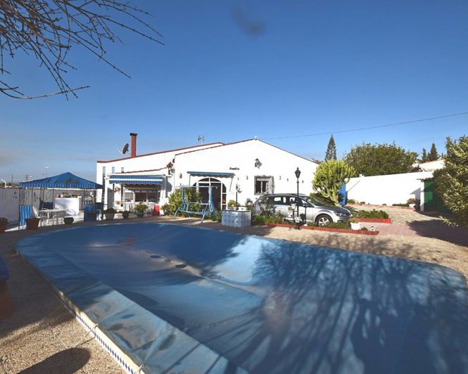 Image No.1-4 Bed Villa for sale
