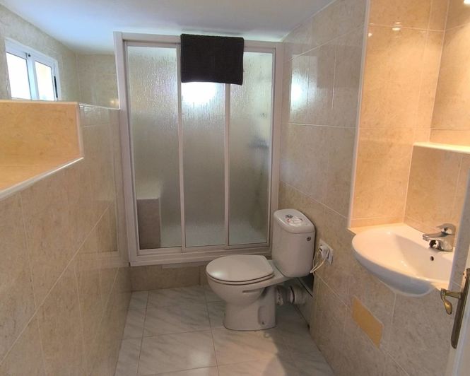 Image No.25-3 Bed Townhouse for sale