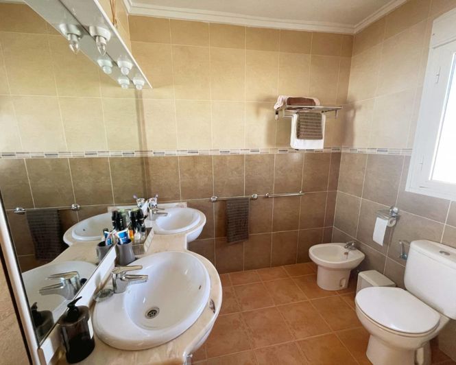 Image No.20-5 Bed Villa for sale