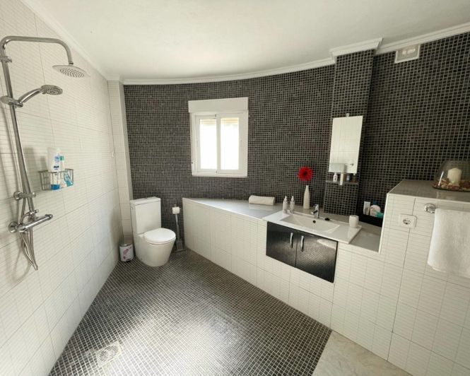 Image No.21-5 Bed Villa for sale