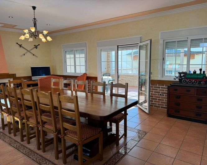 Image No.14-1 Bed Townhouse for sale