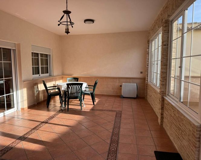 Image No.16-1 Bed Townhouse for sale