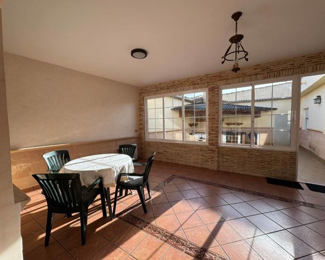 Image No.17-1 Bed Townhouse for sale