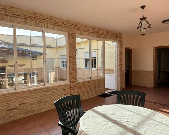 Image No.18-1 Bed Townhouse for sale