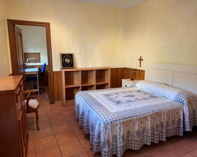 Image No.20-1 Bed Townhouse for sale