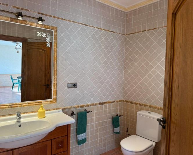 Image No.25-1 Bed Townhouse for sale