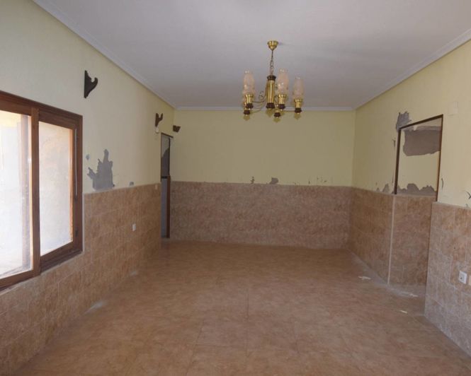 Image No.5-2 Bed Townhouse for sale