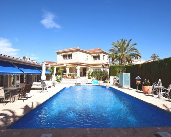 Image No.1-4 Bed Villa for sale