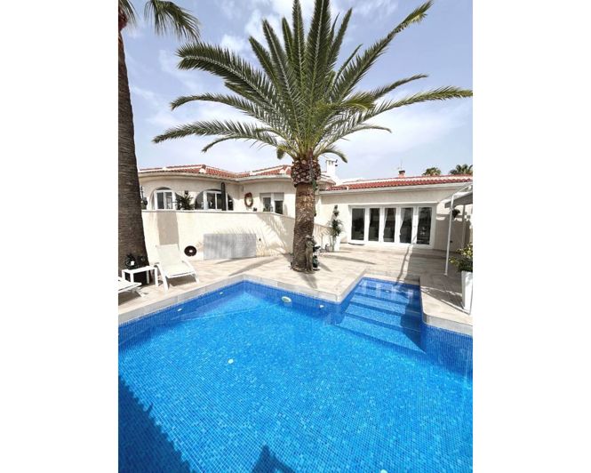 Image No.1-3 Bed Villa for sale