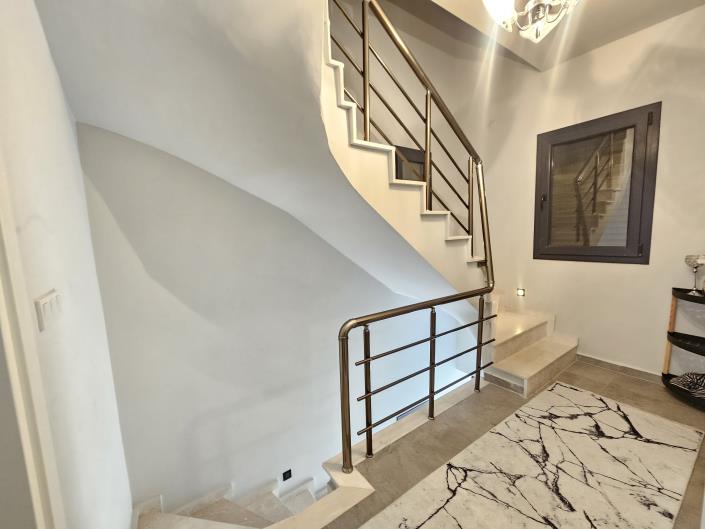 Image No.11-4 Bed Apartment for sale