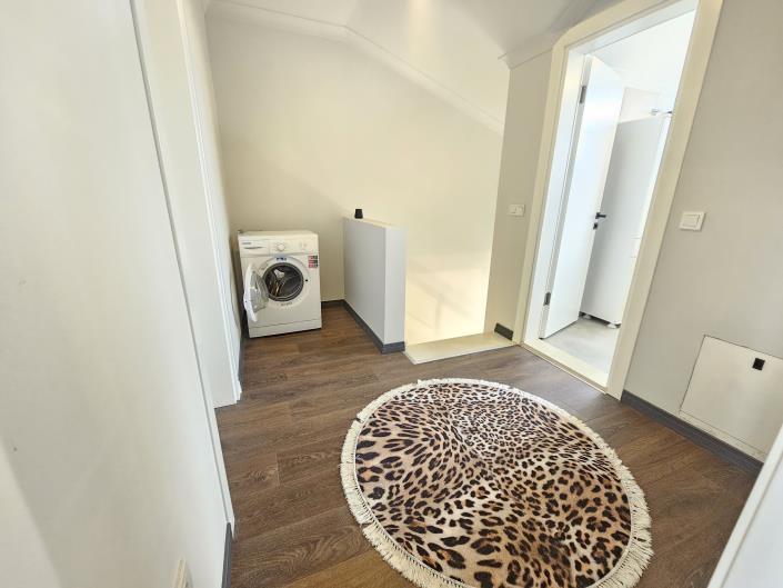 Image No.27-4 Bed Apartment for sale