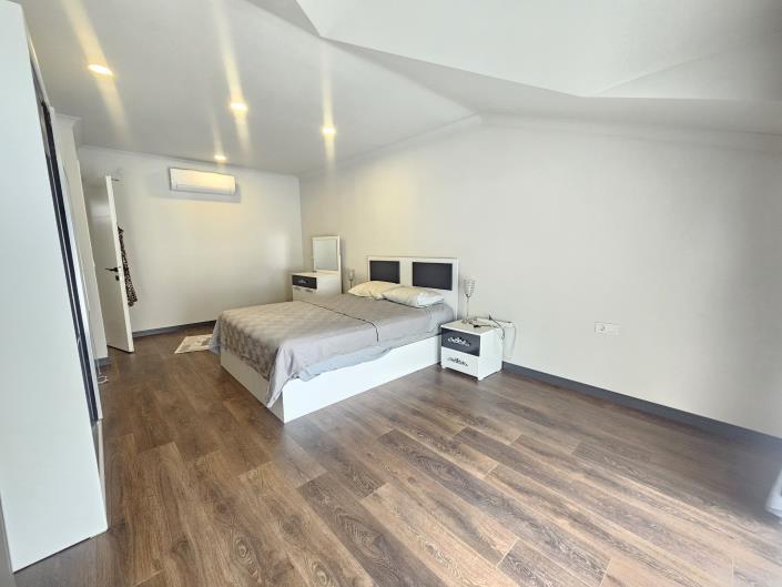 Image No.30-4 Bed Apartment for sale