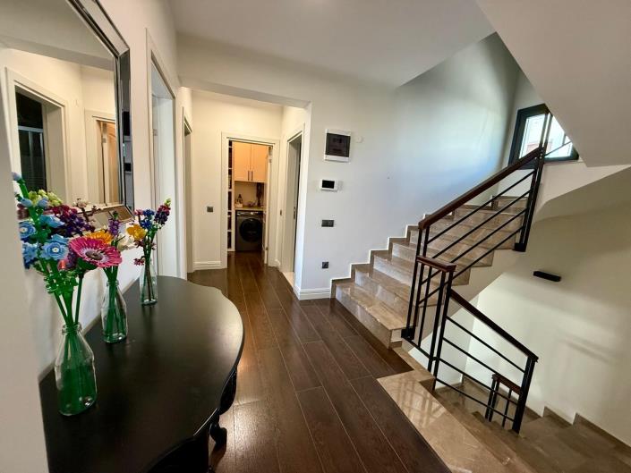 Image No.37-5 Bed Villa for sale