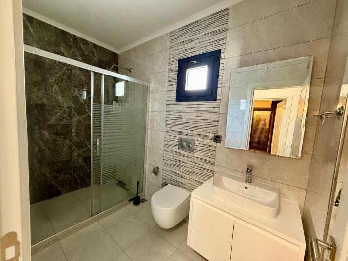 Image No.38-5 Bed Villa for sale