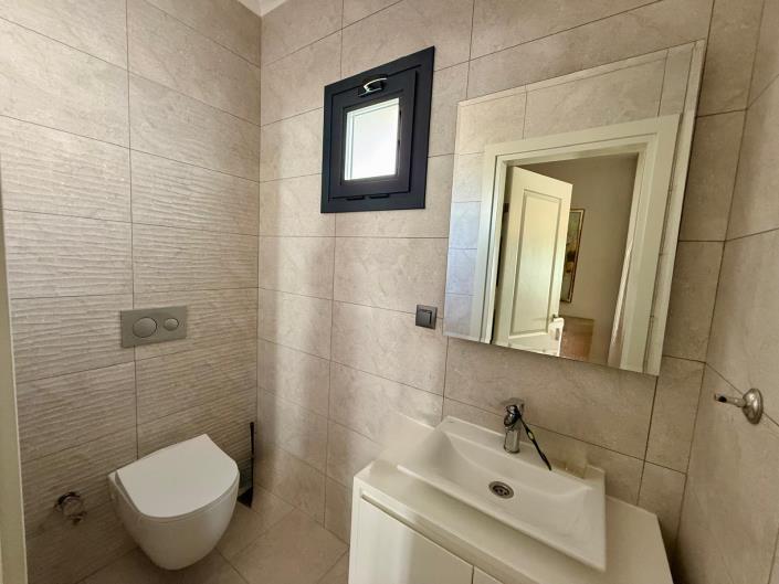 Image No.40-5 Bed Villa for sale