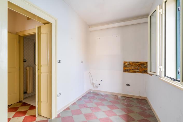 Image No.41-3 Bed Townhouse for sale