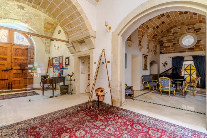 Image No.2-7 Bed Hotel for sale