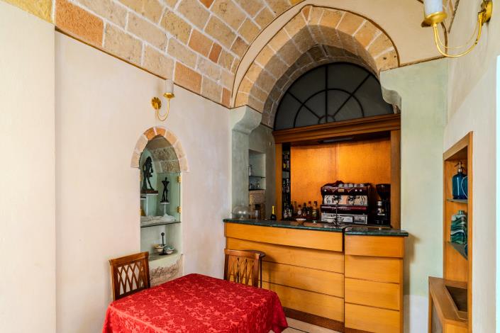 Image No.5-7 Bed Hotel for sale