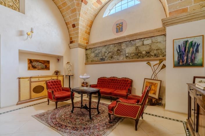 Image No.7-7 Bed Hotel for sale