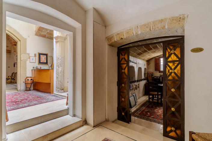 Image No.9-7 Bed Hotel for sale