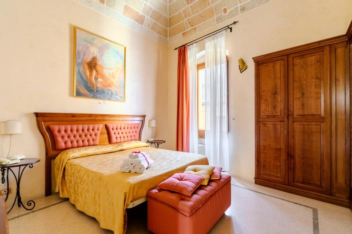 Image No.32-7 Bed Hotel for sale