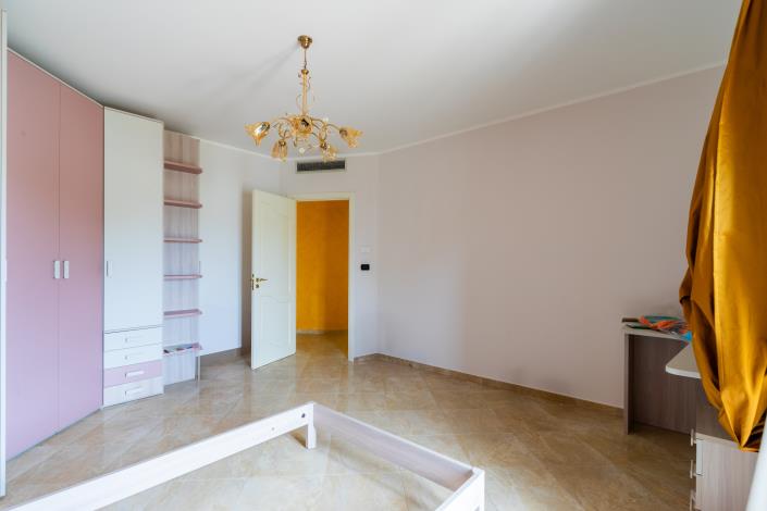 Image No.10-4 Bed Villa for sale