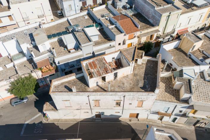 Image No.13-2 Bed Townhouse for sale