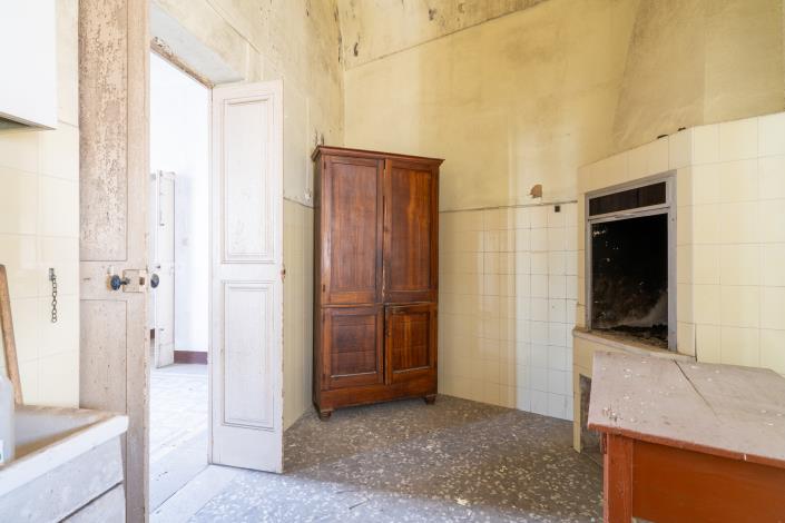 Image No.20-2 Bed Townhouse for sale