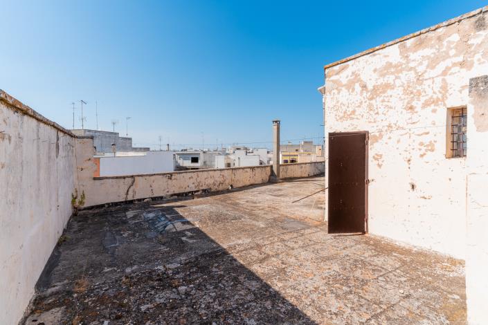 Image No.40-2 Bed Townhouse for sale