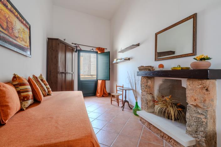 Image No.13-2 Bed Townhouse for sale