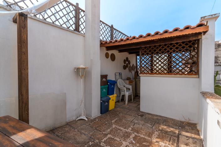 Image No.23-2 Bed Townhouse for sale