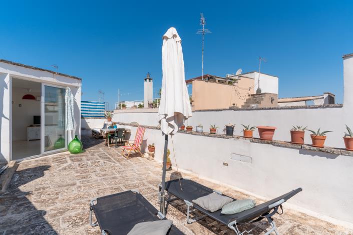 Image No.9-2 Bed Townhouse for sale