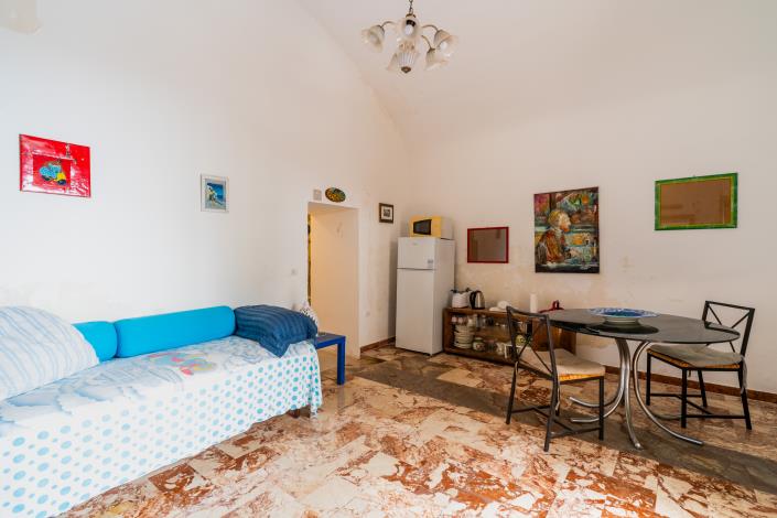 Image No.26-2 Bed Townhouse for sale