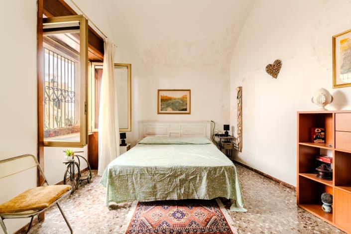 Image No.34-2 Bed Townhouse for sale