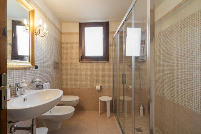 Image No.10-4 Bed Townhouse for sale