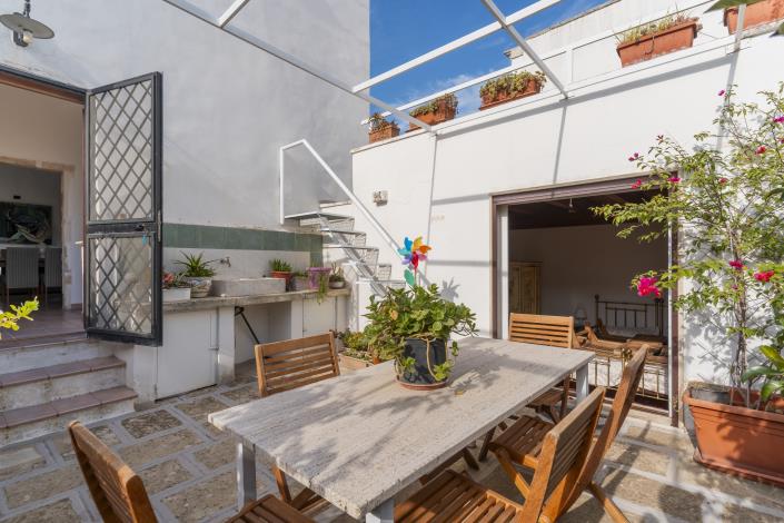 Image No.13-4 Bed Townhouse for sale