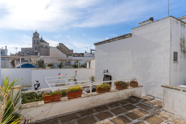 Image No.20-4 Bed Townhouse for sale