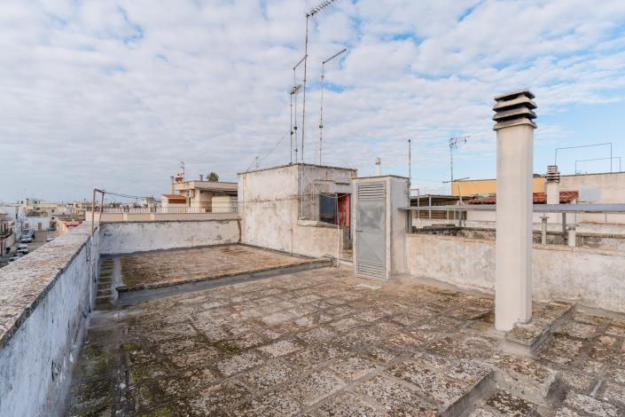 Image No.23-2 Bed Apartment for sale