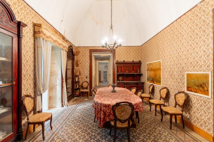 Image No.27-8 Bed Mansion for sale